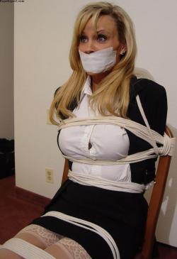 sensualhumiliation:  katie, this is for you… Just coming from work after a long, hard day… being a guest in our home!