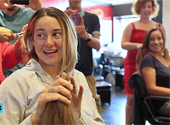 blogging4divergent:  Shailene’s reaction to her new hair 