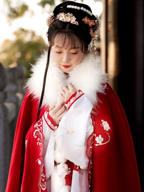 chinese hanfu by 衔泥小筑