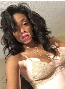 90sdefect:  50shadesofdope:  Her lips  She fine as hell