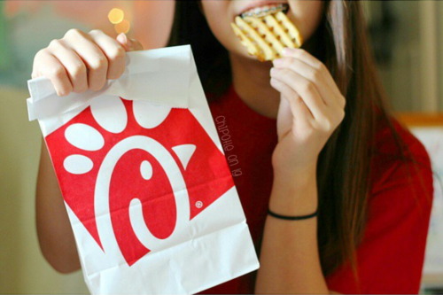 sl4yinq:  Chick fil a, more like chick fil bae ya feel ig: ch1potle  Chick fil a, more like chick-fi