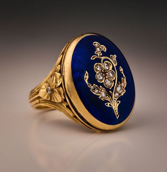 stuffmomnevertoldyou:  collectorsweekly:  The Weird World of Vintage Poison Rings