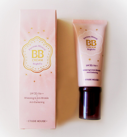 ♥ Etude House Precious Mineral BB Cream SPF 30 PA++ | LaaLaa.ca
♥ Pearl infused sheer coverage with 3-in-1 functions: UV Protection SPF 30/PA++, whitening & anti-wrinkle, anti-darkening