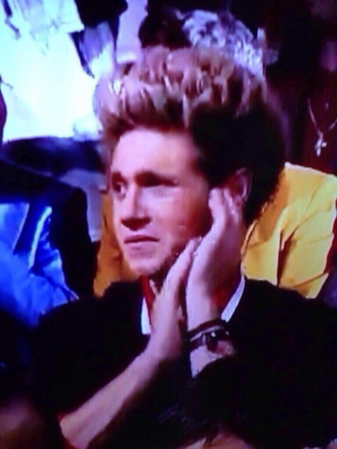 neobedouins:  zerrie:  2013 vma will always be the best vma   HOW COULD YOU FORGET