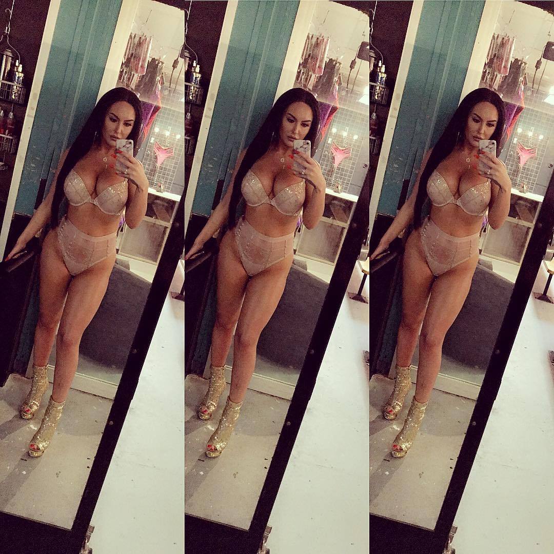 stripper-locker-room:  https://www.instagram.com/b.dutchh/