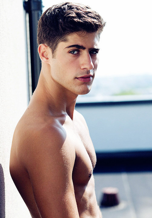 pulchhritude:  hottest guys (x)
