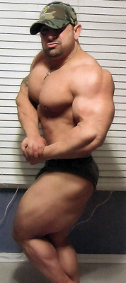 muscledlust:  Guy Cisternino looking massive off season!  I love thick off season muscle!