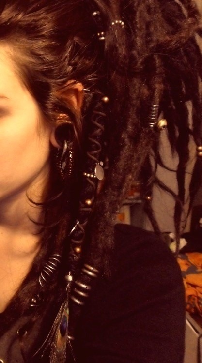 locsgirl:  I keep telling myself I’ll eventually get some loc accessories. 