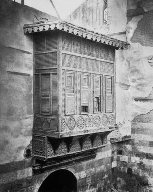 tanyushenka:Egypt, old photographs of houses with Moucharabieh windows / balconies.