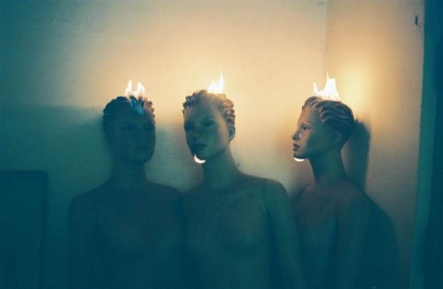 ange-rouge:  Ren Hang porn pictures