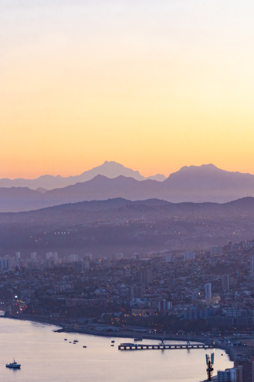 sorry4being-volatil: 8 de febrero, 2020. 07:00 AM aproxEsas madrugadas que no son fáciles de olvidar