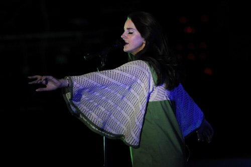 pinupgalore-lanadelrey: Lana Del Rey performing in Colorado