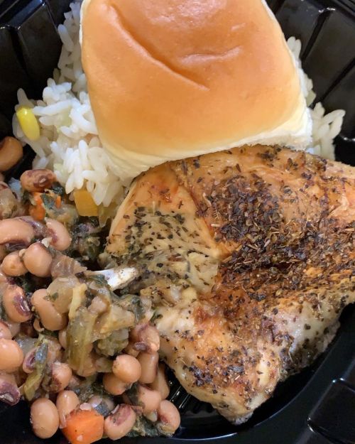 Roasted chicken, black eyed peas, and rice pilaf for the homeless on nye. #BLM #blackentrepreneur #h