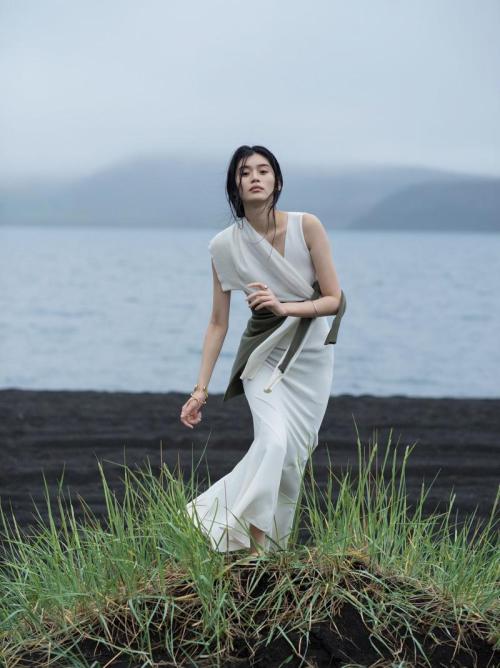 marieahh:  Ming Xi - Vogue China January 2016 (ph. Gilles Bensimon)