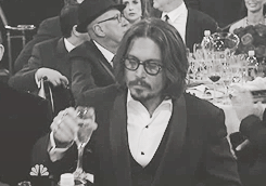 jacks-compass:  johnny-johnny-depp:  Johnny eating is my favorite thing  He’s like