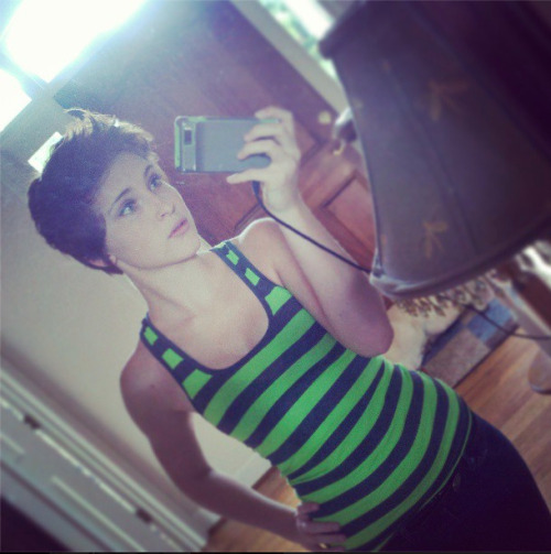 princeky0: jaybleu:  Genderbendery enough for ya?  Some people enjoy playing dress up. aka me o