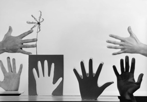 Ico Parisi, Hand-shaped vase and ashtray, 1966. Photography: Giorgio Casali © Università IUAV di Ven