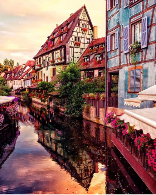 dreamblogg:Colmar France ❤@hasretyagmuru this is paradise!