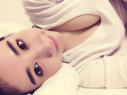 funkyfunx:  Twitter / anzairena: 今日も一日おつかれさまです( ´ ▽ ` ) #グラドル自画 …