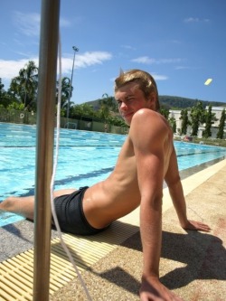 jamesjamesmorrisonmorrison:  Pool blond