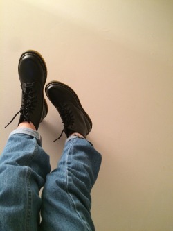 spiraphobias:  i’m in love with my new doc martens!   💦