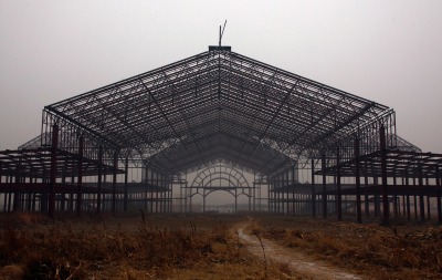 weirdlandtv:Photos by David Gray of China’s abandoned WONDERLAND park, once planned