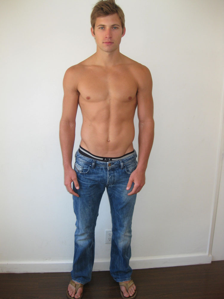 extreme-hunk:  Justin Deeley 
