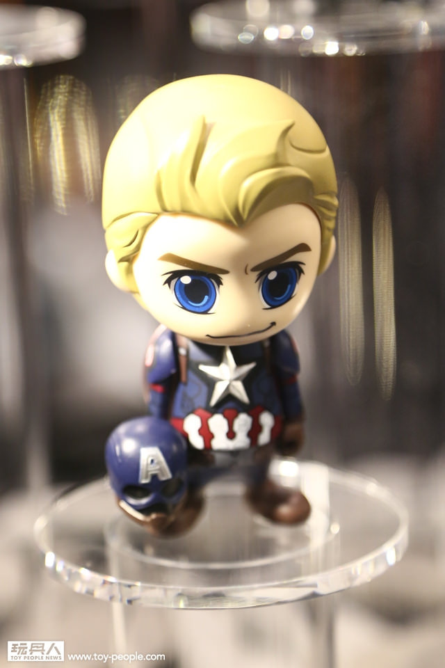 gerardsinnerpeace:  Hot Toys display