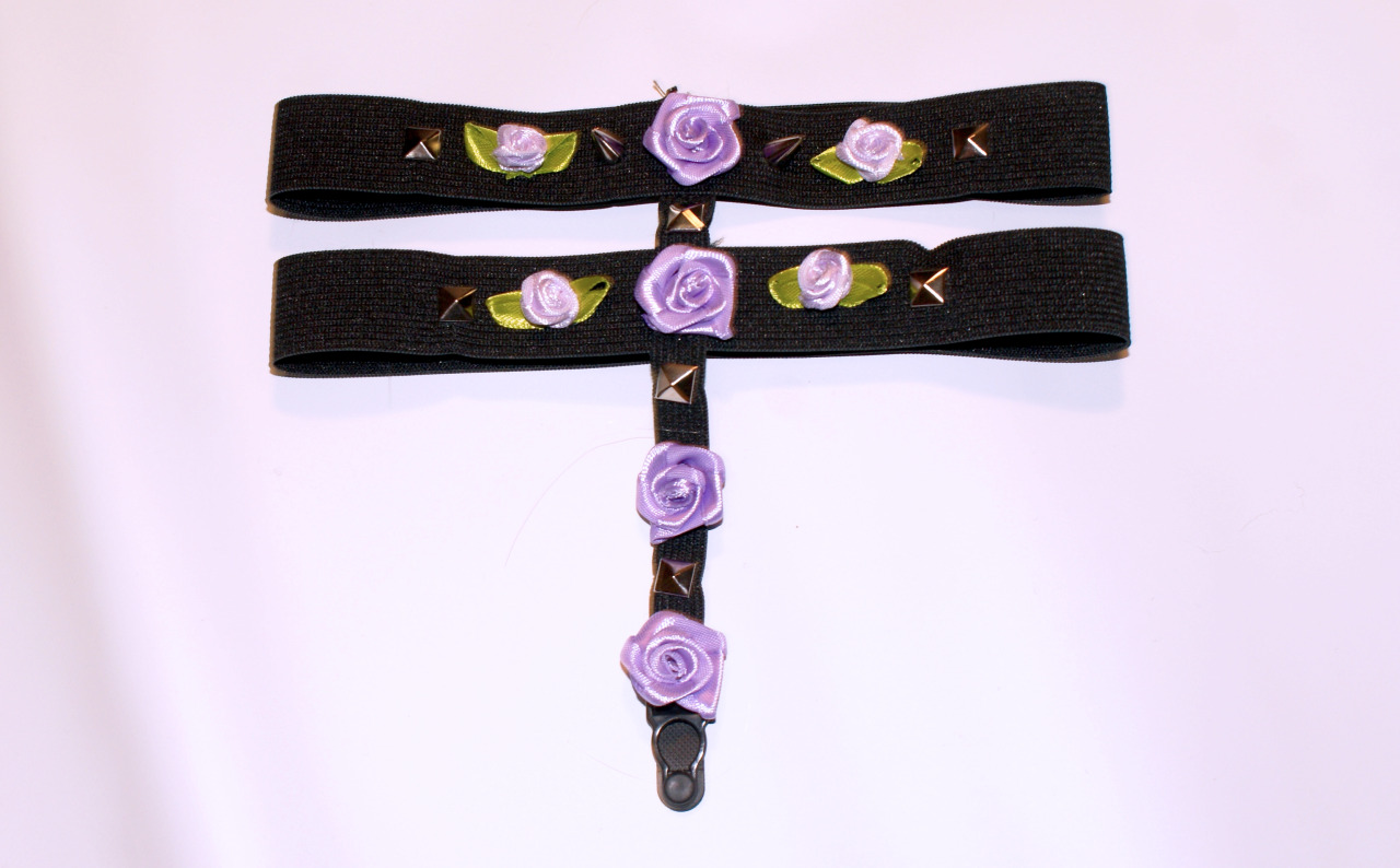 thecreepylittlegirl:  Creepy Little Girl Giveaway! http://creepylittlegirl.storenvy.com/
