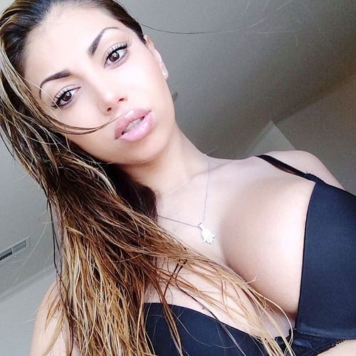 jaw-droppingwomen:  🌹 