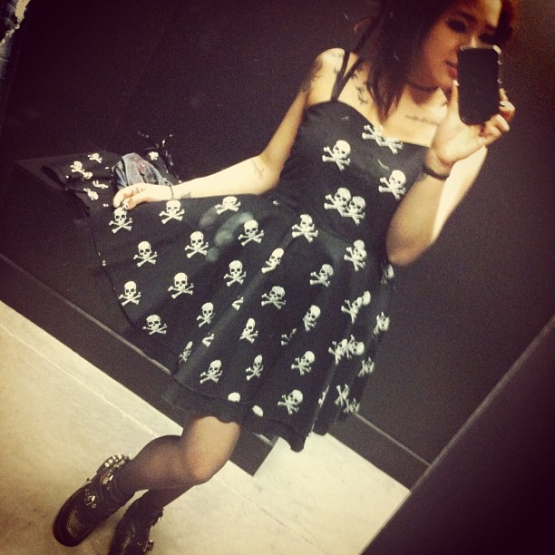 dafuqisyou:  First time at #hottopic and trying on clothes that would make 8th grade