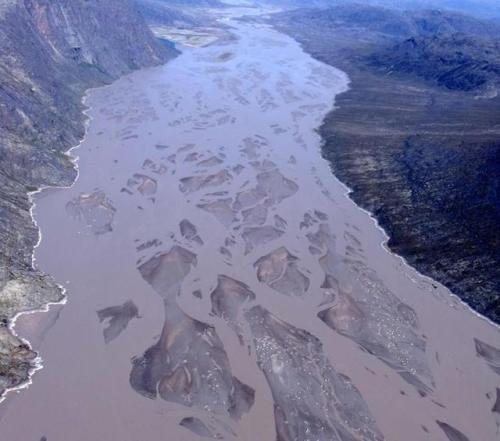 A braided riverIn a recent post (https://www.facebook.com/TheEarthStory/posts/653375778056803) we sh