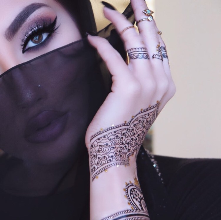 drugsmami:  vogucci:    p6ssy     ㅤㅤ 