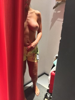 She left open changing room in shopping mall