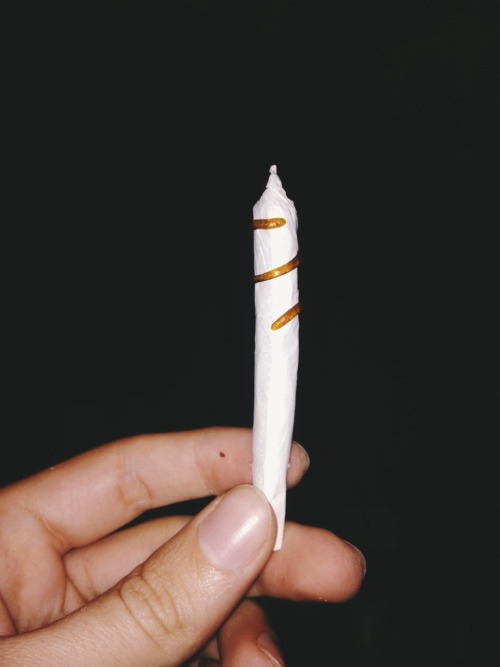 melting-mind:  Joint I rolled for my boyfriend and I.  the symmetry! 