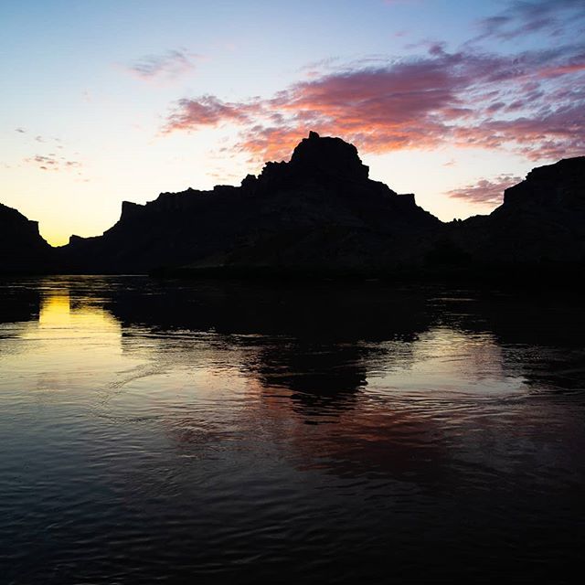 Contrary to popular belief 5am is just about the perfect time to wake up. Sunrise at Lower Spanish Bottom, Canyonlands National Park.
#canyonlands #coloradoriver #cataract #cataractcanyon #rafting #tourwest #adventure #utahrules #utahgram #utahunique...