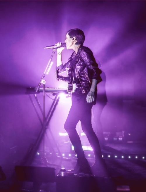 tennant-in-a-tux: Tegan and Sara - Hammerstein Ballroom, New York City, June 24th, 2014.
