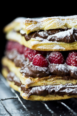 belgiumchocolategourmet:  Mocha Raspberry MillefeuilleLevel: Easy ✦Recipe ►http://ow.ly/WgmjpPersonal blog ►http://www.georgiaboanoro.com/  Must have