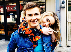 sabrinacarpentrs:What do I think of Peyton Meyer? I saw Peyton eat a burrito last night. That has no