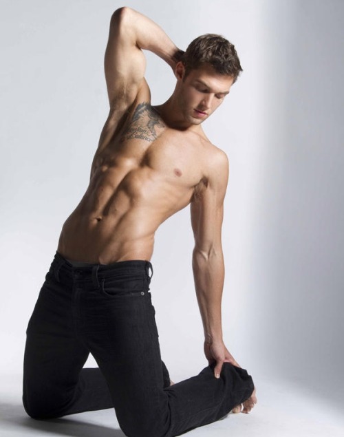 takemetobedandlosemeforever:  Matt Morgan