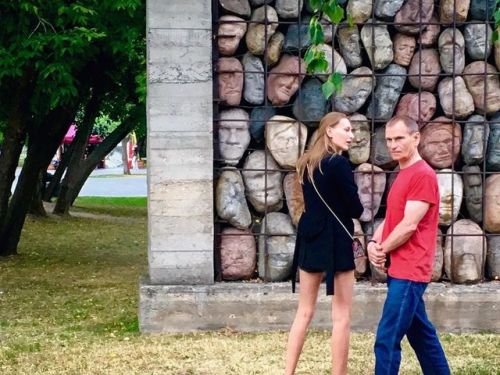 Сколько голов полегло #moscow #art #monument #muzeon #muzeonpark а сколько ещё поляжет (at Парк Иску