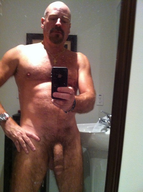 daddysdirtyboy:  Phwoar! That’s one thick, uncut Daddy dick I’d love to ride! *drool*