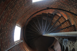 kite62:  The Staircase of Spiral-ness by DreLauren on Flickr. 