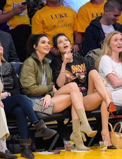 wanna-be-kardashian:  November 8th, 2016 - Kendall at a basketball game