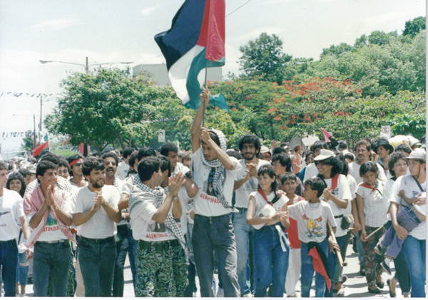 Hashtag anti-imperialism
fuldagap:
“ Palestinians marching with Palestine and Sandinista National Liberation Front flags in 1989.
”