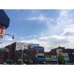 chilling with biggie smalls in crooklyn  (at 86th Street, Bay Ridge, Brooklyn.)