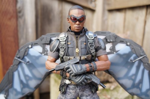 shadesandsupers:  Falcon Sixth Scale Figure