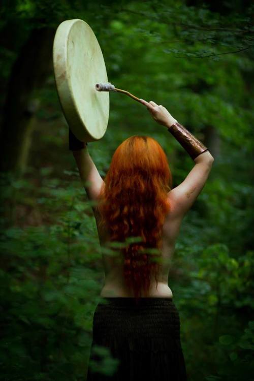 elvensoul:  Mother Earth, hear me callingI’m Your daughter, You’re my homeSister Moon, h
