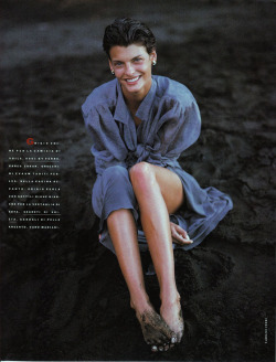 lalinda-evangelista:Vogue Italia (1989)Linda