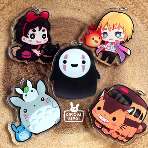 girlwiththewhiterabbit:new stuff new stuff~ (ﾉ´ヮ´)ﾉ*:･ﾟ✧ smol ghibli phone charms n